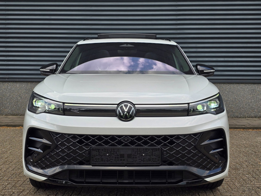 Volkswagen Tiguan 1.5 eTSI R-Line Business Full/ Pano/Trekhaak/Keyless/Grote scherm/Full 55125737-1.jpg | AUTOMAKELAAR DRECHSTEDEN